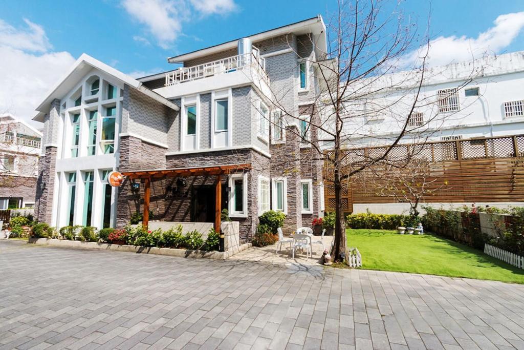 北歐小宅-市區電梯民宿附停車位 Hualien City Exterior foto